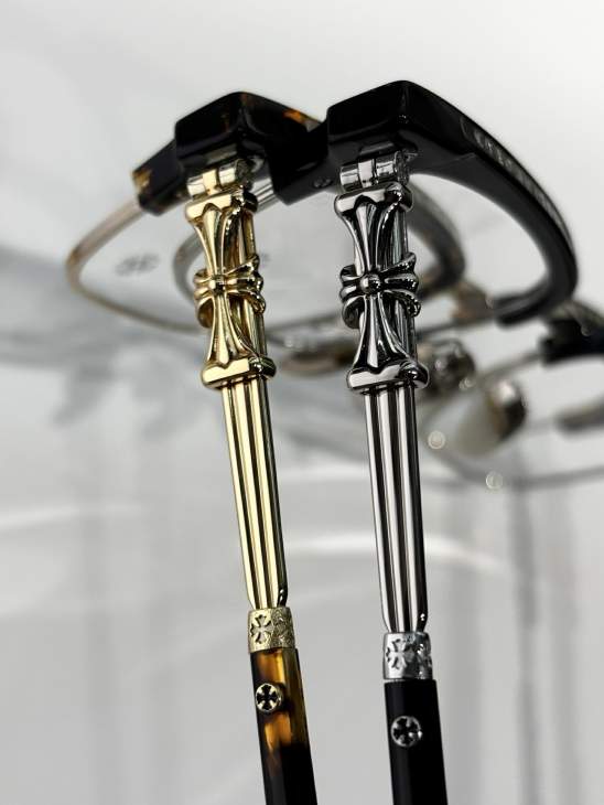 Picture of Chrome Hearts Sunglasses _SKUfw75327056fw